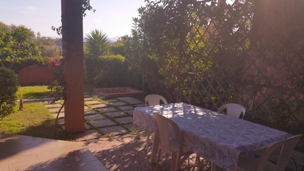 Residence Appartamenti Caffarena Àrbatax Cameră foto